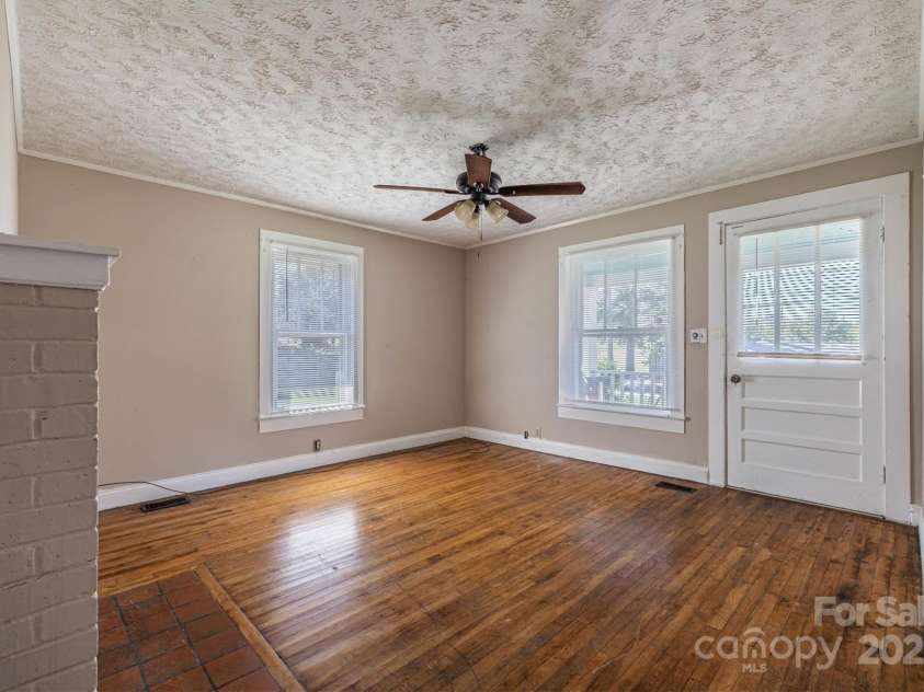 521 Praley Street, Valdese, NC 28690.  MLS# CAR4308138, YatesRealty ID 112. 