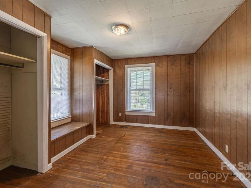 521 Praley Street, Valdese, NC 28690.  MLS# CAR4308138, YatesRealty ID 112. 