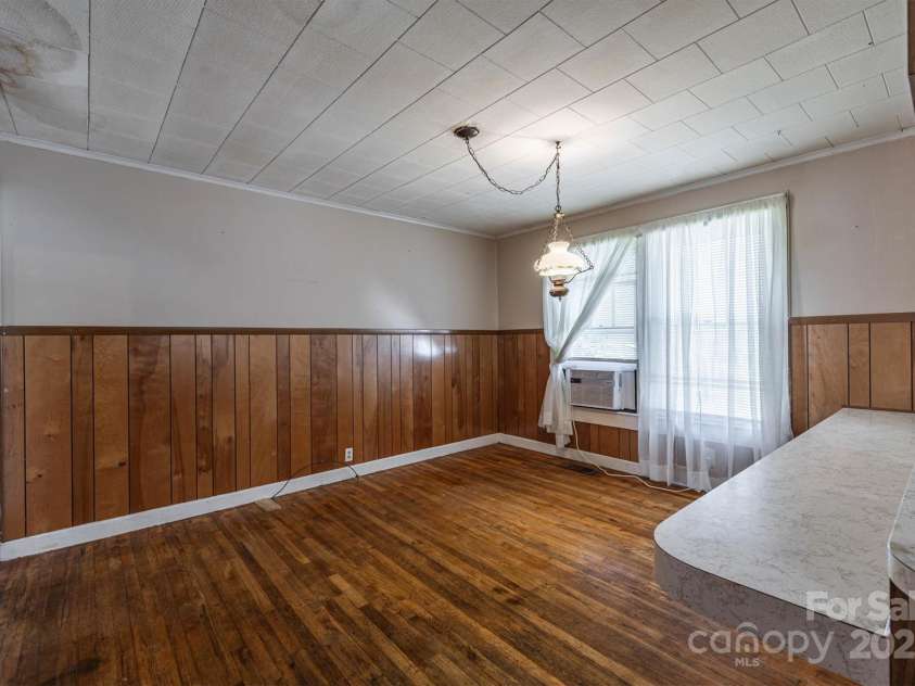 521 Praley Street, Valdese, NC 28690.  MLS# CAR4308138, YatesRealty ID 112. 