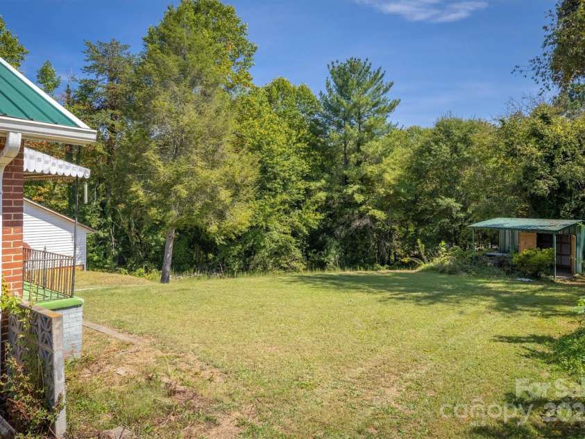 521 Praley Street, Valdese, NC 28690.  MLS# CAR4308138, YatesRealty ID 112. 