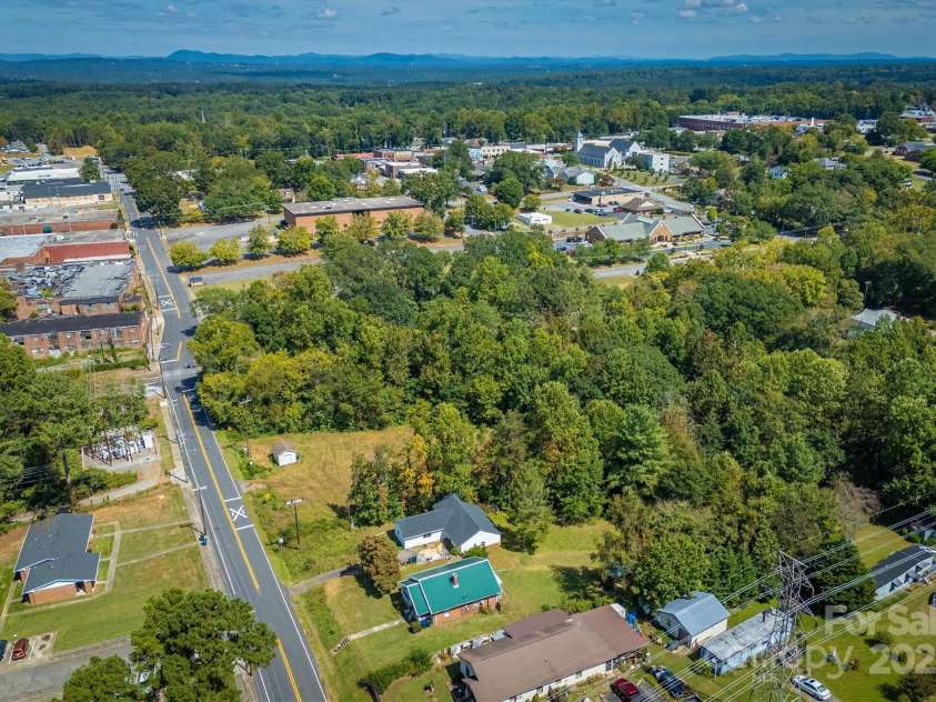 521 Praley Street, Valdese, NC 28690.  MLS# CAR4308138, YatesRealty ID 112. 