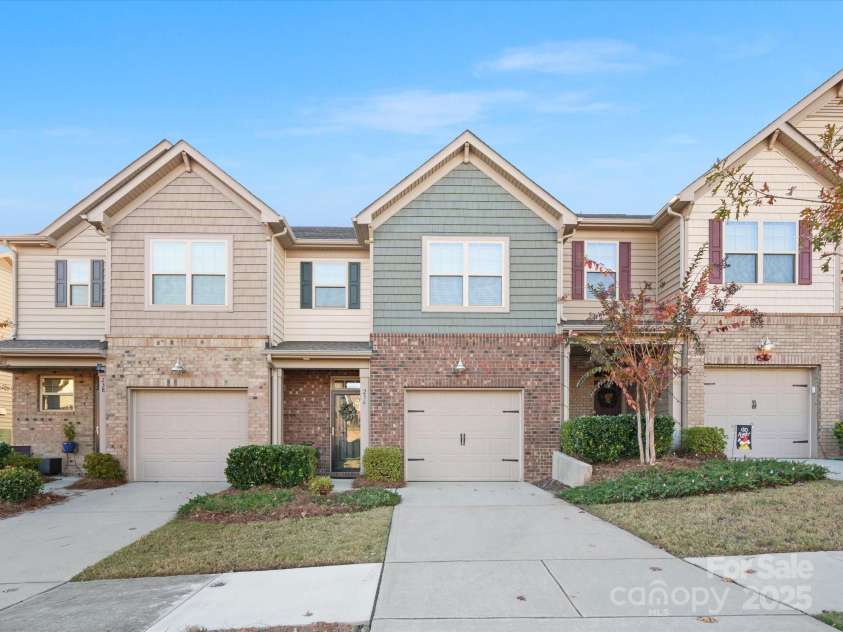 236 Ascot Run Way, Fort Mill, SC 29715.  MLS# CAR4206977, YatesRealty ID 1120. 