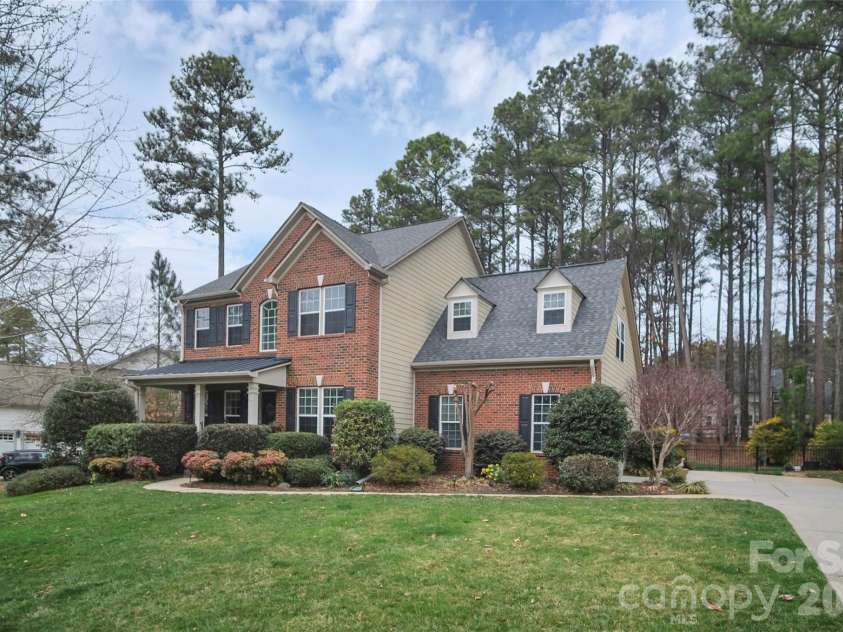 401 Brookridge Drive, Mount Holly, NC 28120.  MLS# CAR4333575, YatesRealty ID 11200. 