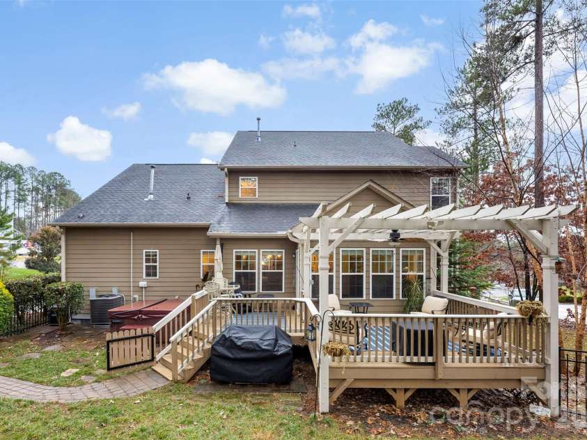 401 Brookridge Drive, Mount Holly, NC 28120.  MLS# CAR4333575, YatesRealty ID 11200. 