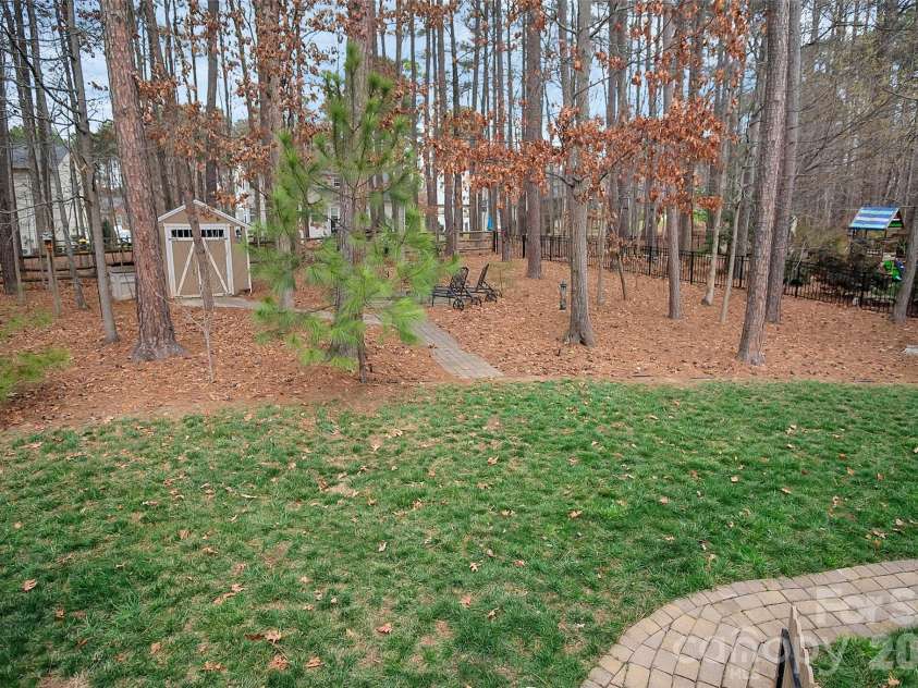 401 Brookridge Drive, Mount Holly, NC 28120.  MLS# CAR4333575, YatesRealty ID 11200. 