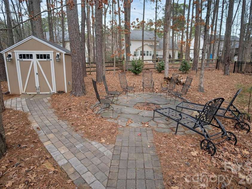 401 Brookridge Drive, Mount Holly, NC 28120.  MLS# CAR4333575, YatesRealty ID 11200. 