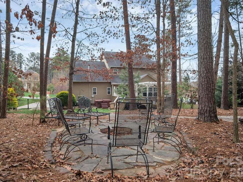 401 Brookridge Drive, Mount Holly, NC 28120.  MLS# CAR4333575, YatesRealty ID 11200. 