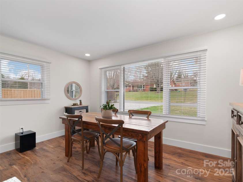 90 Broad Street, Waynesville, NC 28786.  MLS# CAR4249969, YatesRealty ID 11200. 
