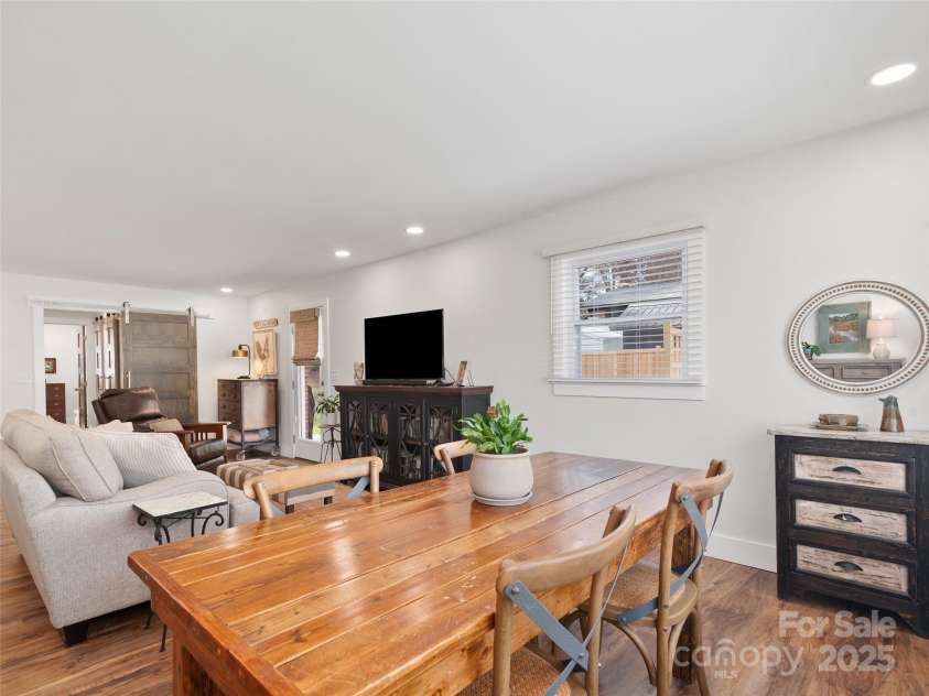 90 Broad Street, Waynesville, NC 28786.  MLS# CAR4249969, YatesRealty ID 11200. 