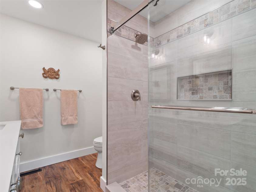 90 Broad Street, Waynesville, NC 28786.  MLS# CAR4249969, YatesRealty ID 11200. 