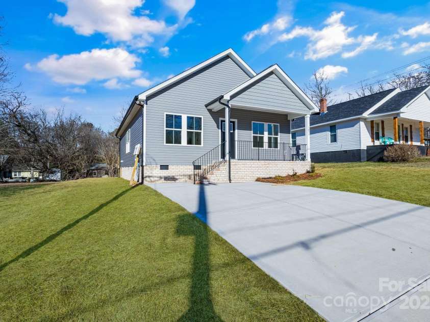 1077 Gibson Street, Albemarle, NC 28001.  MLS# CAR4212871, YatesRealty ID 11201. 