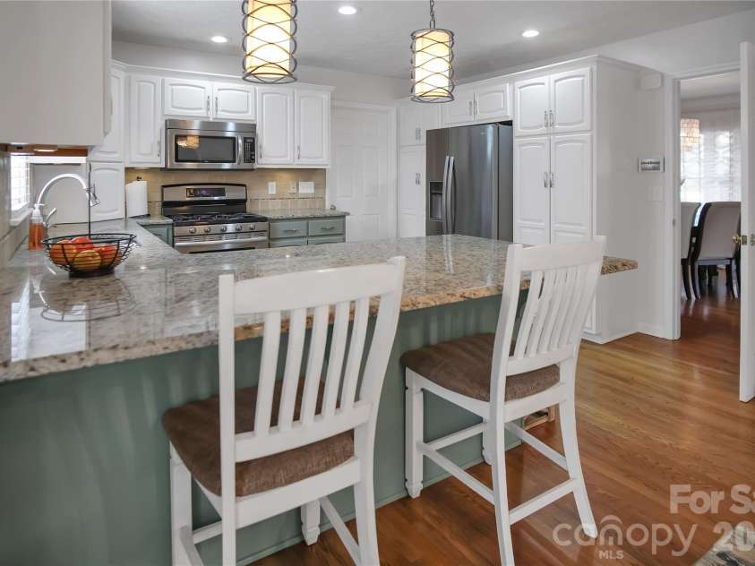 120 Oak Point Drive, Cherryville, NC 28021.  MLS# CAR4359996, YatesRealty ID 11201. 