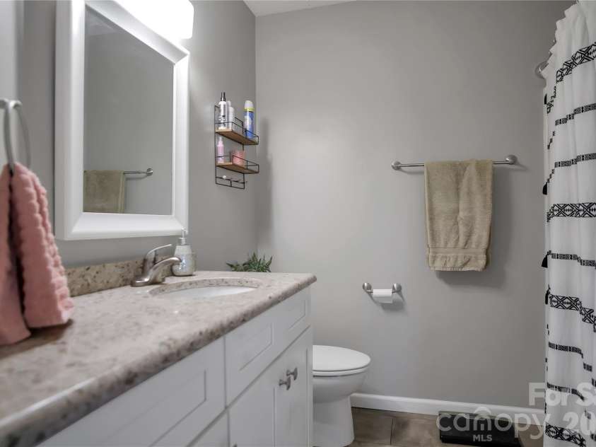 120 Oak Point Drive, Cherryville, NC 28021.  MLS# CAR4359996, YatesRealty ID 11201. 