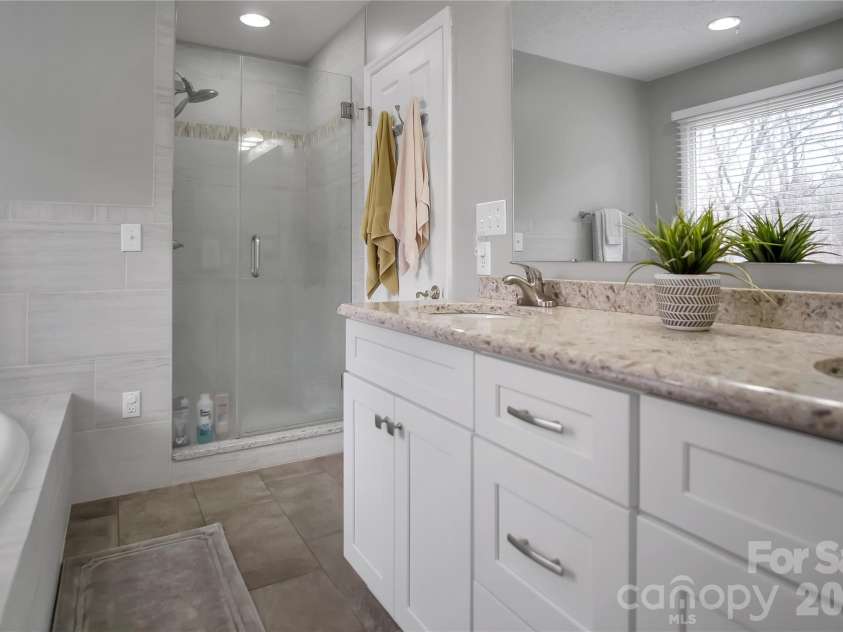 120 Oak Point Drive, Cherryville, NC 28021.  MLS# CAR4359996, YatesRealty ID 11201. 