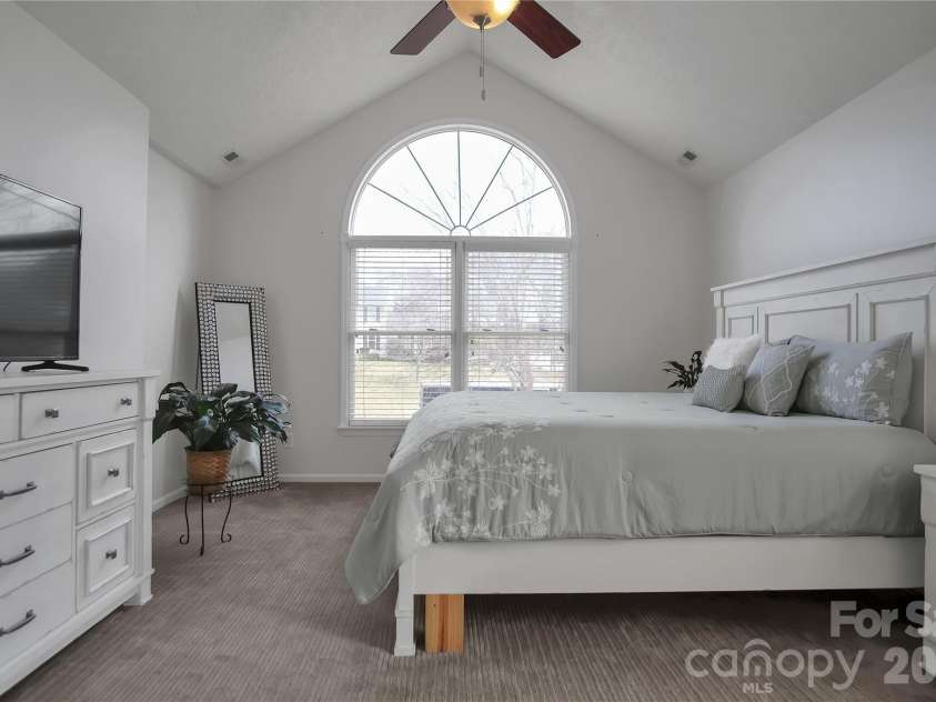 120 Oak Point Drive, Cherryville, NC 28021.  MLS# CAR4359996, YatesRealty ID 11201. 