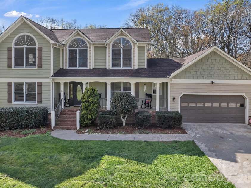 120 Oak Point Drive, Cherryville, NC 28021.  MLS# CAR4359996, YatesRealty ID 11201. 