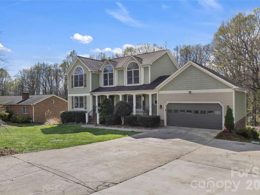 120 Oak Point Drive, Cherryville, NC 28021.  MLS# CAR4359996, YatesRealty ID 11201. 