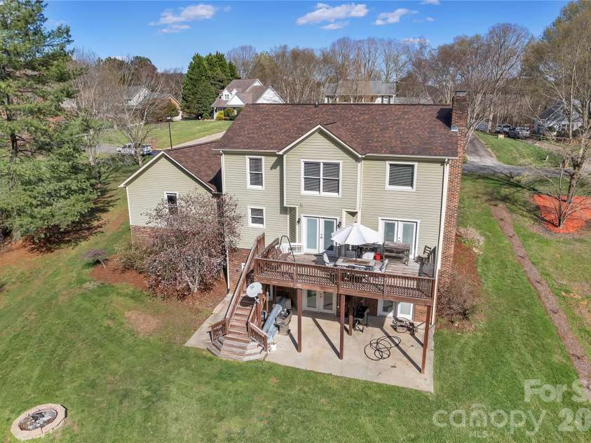 120 Oak Point Drive, Cherryville, NC 28021.  MLS# CAR4359996, YatesRealty ID 11201. 