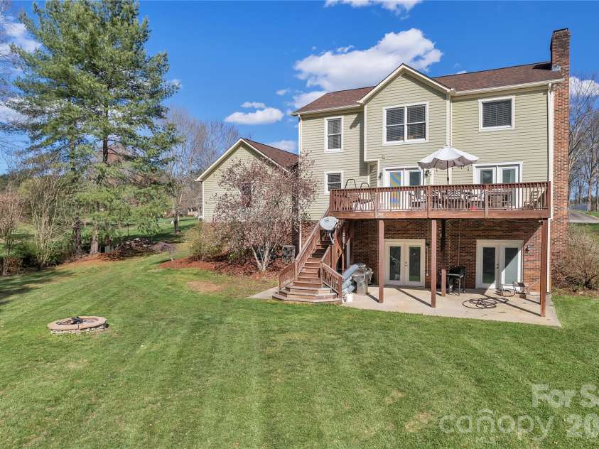 120 Oak Point Drive, Cherryville, NC 28021.  MLS# CAR4359996, YatesRealty ID 11201. 