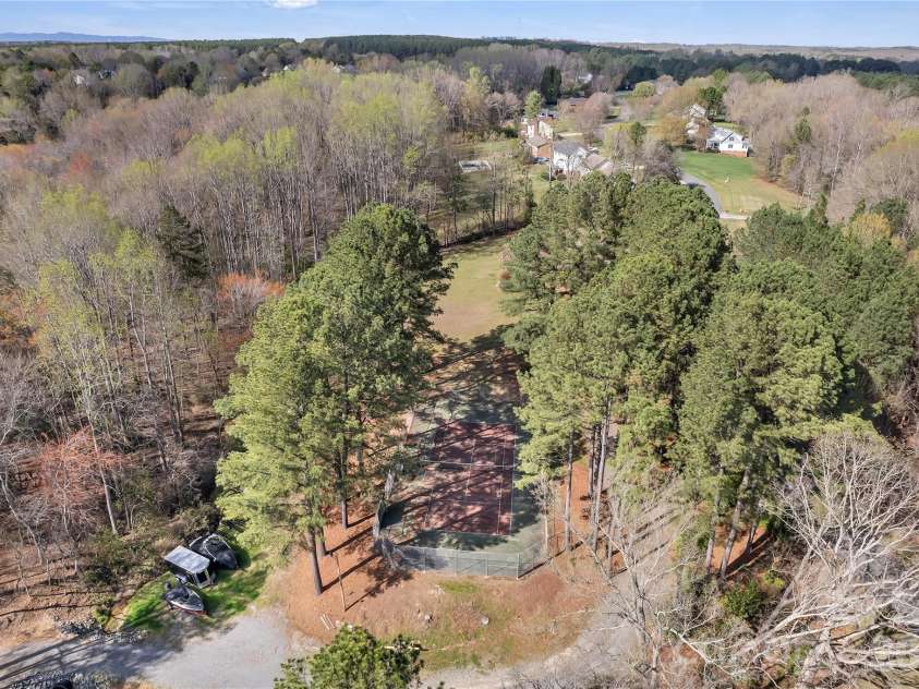 120 Oak Point Drive, Cherryville, NC 28021.  MLS# CAR4359996, YatesRealty ID 11201. 