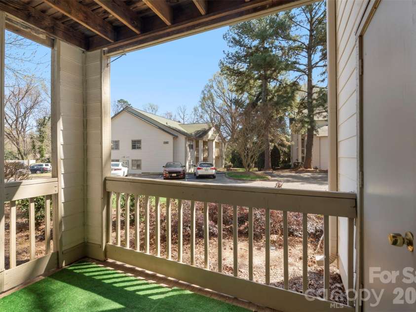 1032 Churchill Downs Court, Charlotte, NC 28211.  MLS# CAR4358001, YatesRealty ID 11202. Patio! 