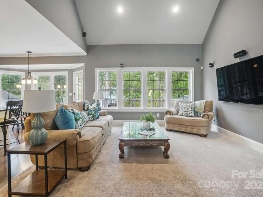 2501 Mt Isle Harbor Drive, Charlotte, NC 28214.  MLS# CAR4247773, YatesRealty ID 11202. 