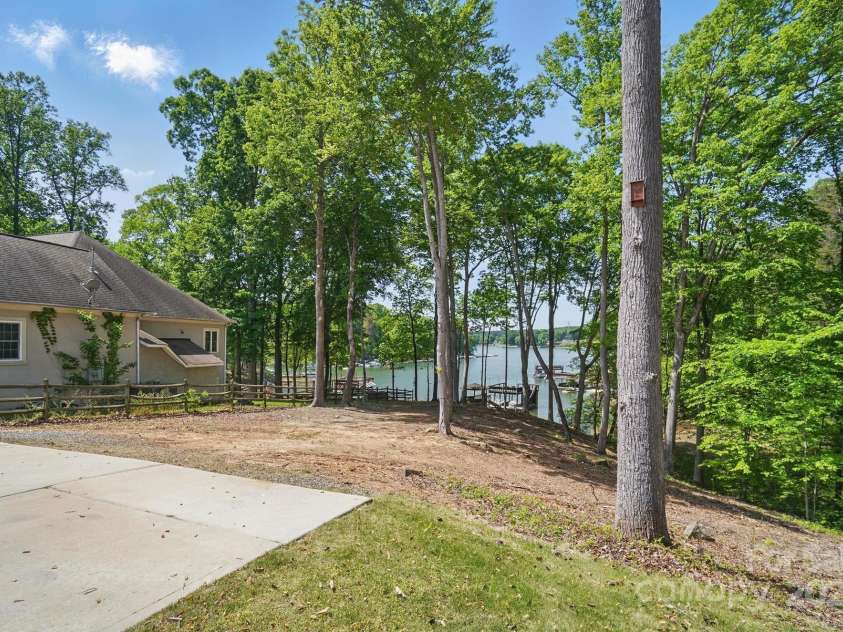 2501 Mt Isle Harbor Drive, Charlotte, NC 28214.  MLS# CAR4247773, YatesRealty ID 11202. 