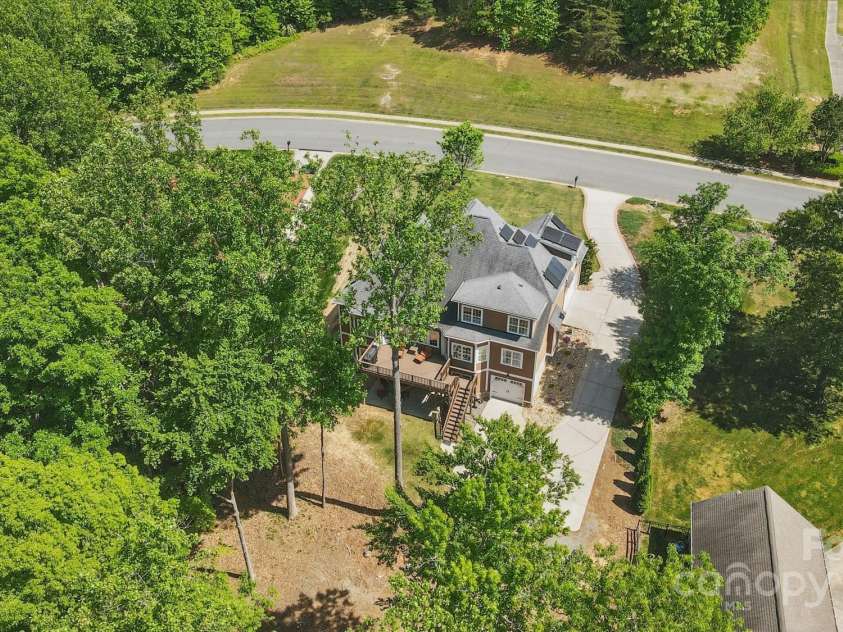 2501 Mt Isle Harbor Drive, Charlotte, NC 28214.  MLS# CAR4247773, YatesRealty ID 11202. 