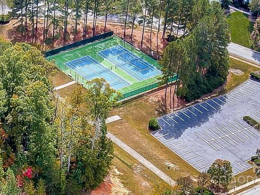 2501 Mt Isle Harbor Drive, Charlotte, NC 28214.  MLS# CAR4247773, YatesRealty ID 11202. 