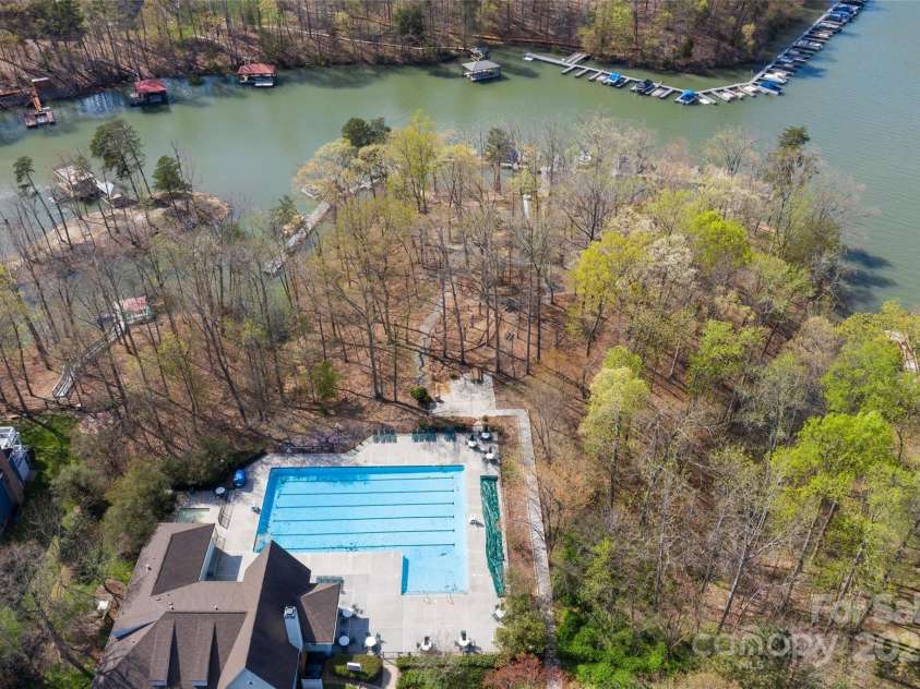 2501 Mt Isle Harbor Drive, Charlotte, NC 28214.  MLS# CAR4247773, YatesRealty ID 11202. 