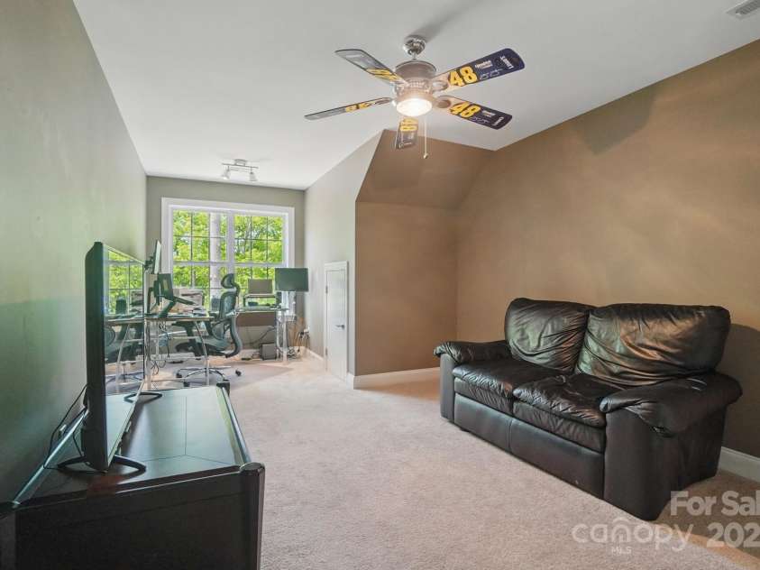 2501 Mt Isle Harbor Drive, Charlotte, NC 28214.  MLS# CAR4247773, YatesRealty ID 11202. 