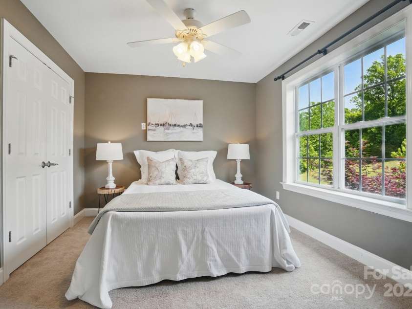 2501 Mt Isle Harbor Drive, Charlotte, NC 28214.  MLS# CAR4247773, YatesRealty ID 11202. 