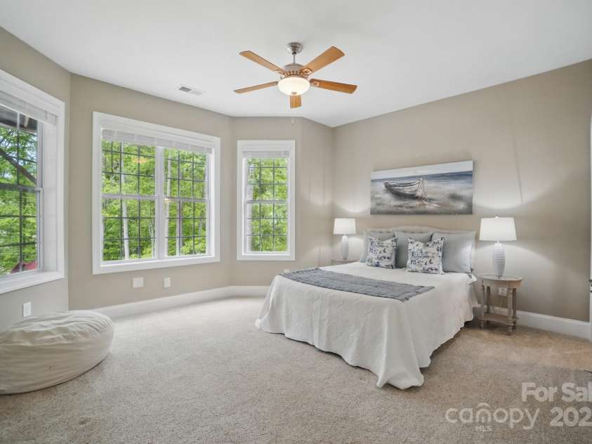 2501 Mt Isle Harbor Drive, Charlotte, NC 28214.  MLS# CAR4247773, YatesRealty ID 11202. 