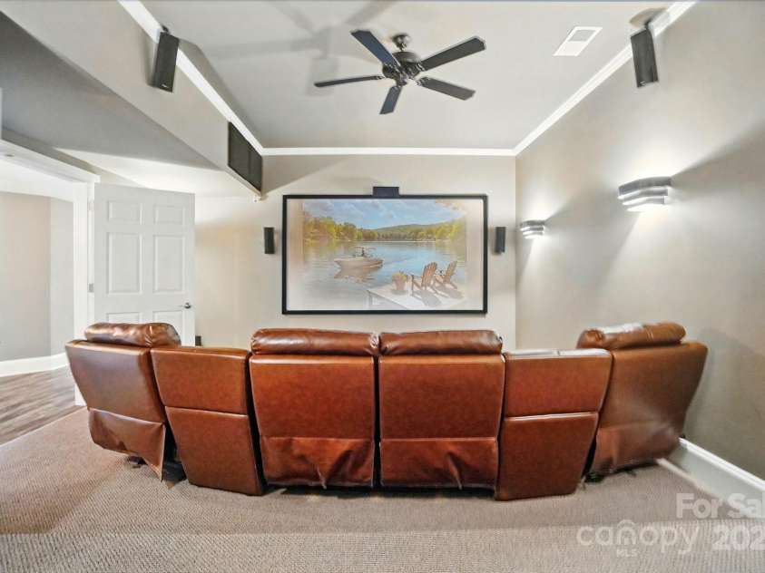2501 Mt Isle Harbor Drive, Charlotte, NC 28214.  MLS# CAR4247773, YatesRealty ID 11202. 
