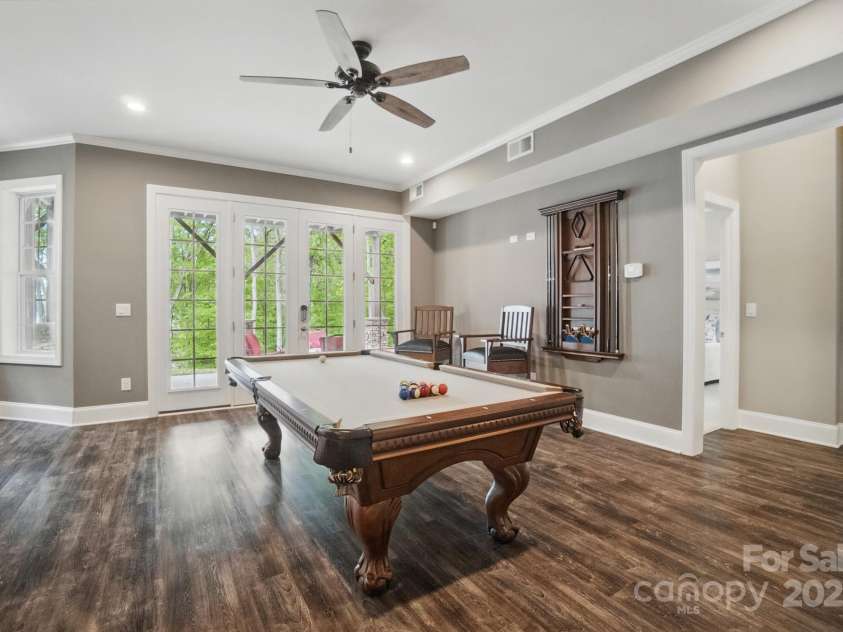 2501 Mt Isle Harbor Drive, Charlotte, NC 28214.  MLS# CAR4247773, YatesRealty ID 11202. 