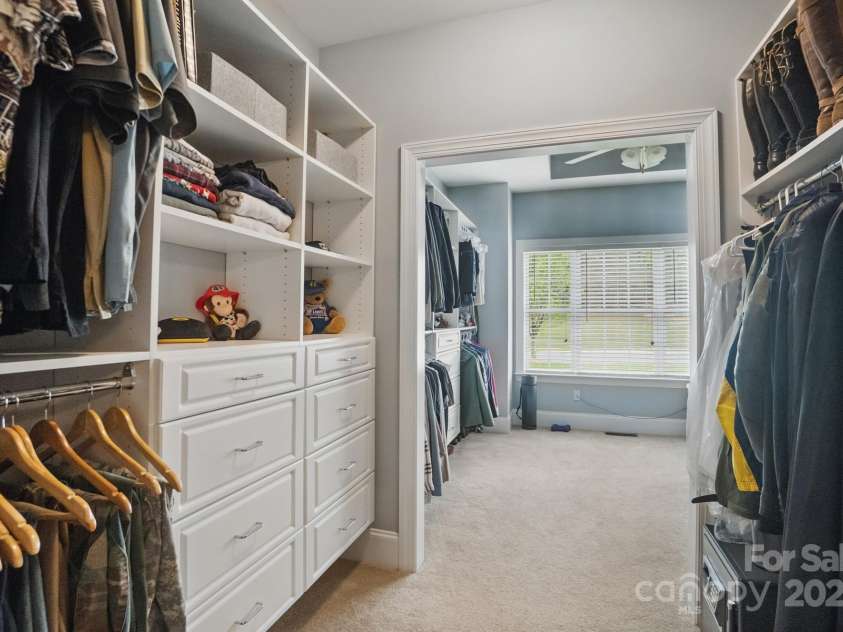 2501 Mt Isle Harbor Drive, Charlotte, NC 28214.  MLS# CAR4247773, YatesRealty ID 11202. 