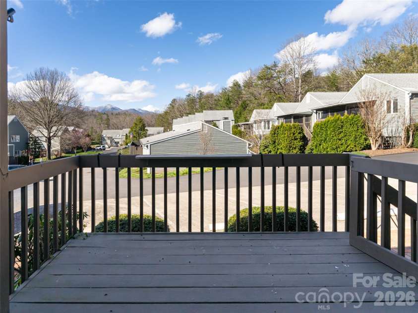 2F Lynx Drive, Black Mountain, NC 28711.  MLS# CAR4360647, YatesRealty ID 11203. 