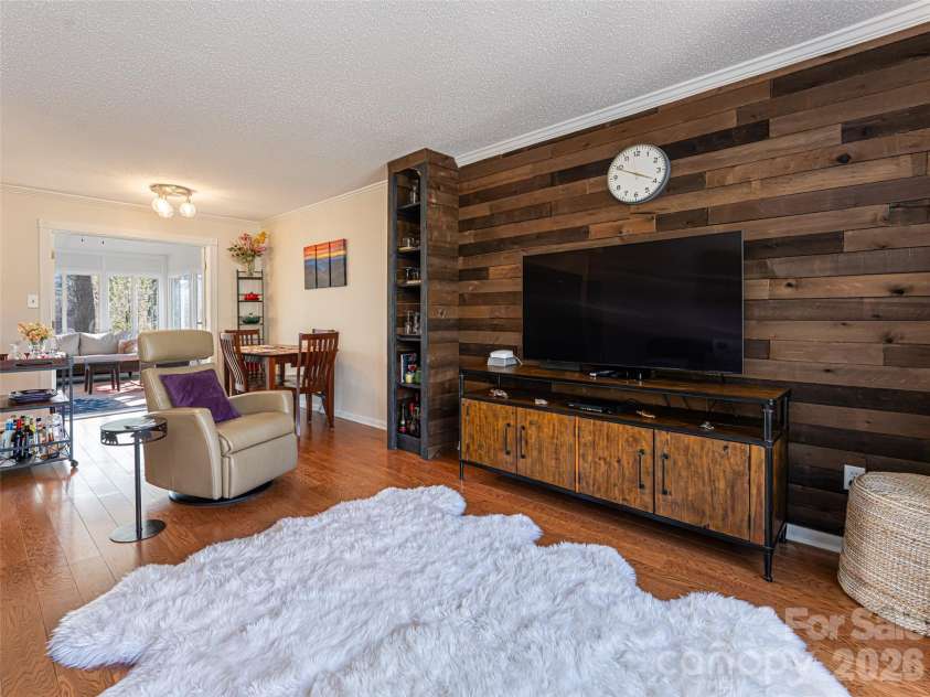 2F Lynx Drive, Black Mountain, NC 28711.  MLS# CAR4360647, YatesRealty ID 11203. 