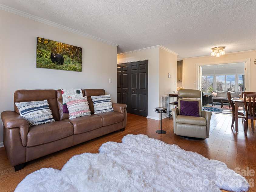 2F Lynx Drive, Black Mountain, NC 28711.  MLS# CAR4360647, YatesRealty ID 11203. 