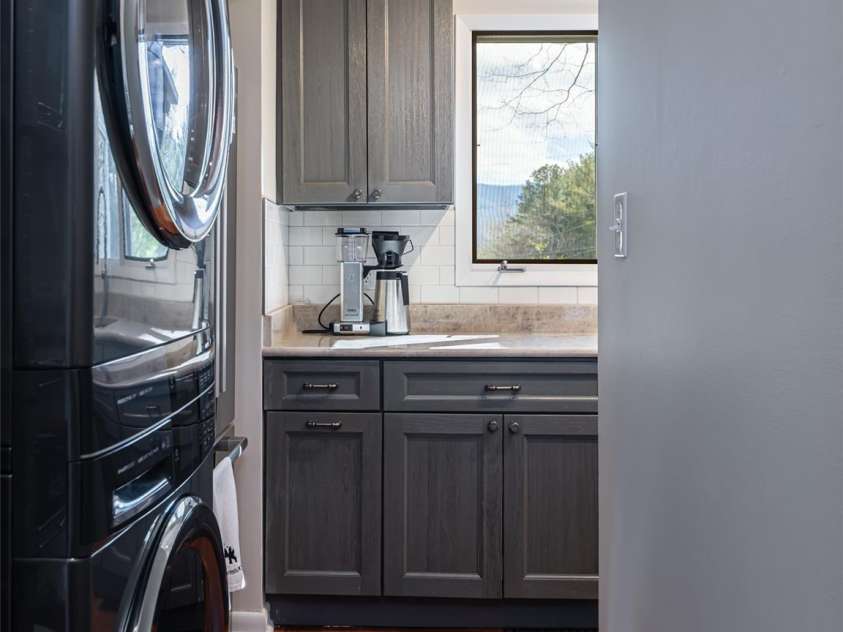 2F Lynx Drive, Black Mountain, NC 28711.  MLS# CAR4360647, YatesRealty ID 11203. 