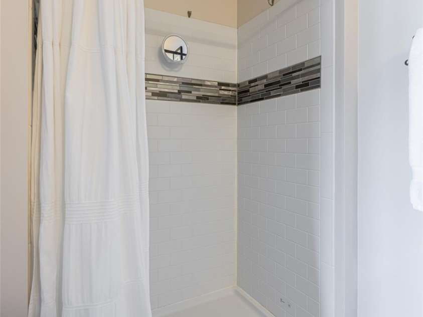 2F Lynx Drive, Black Mountain, NC 28711.  MLS# CAR4360647, YatesRealty ID 11203. 