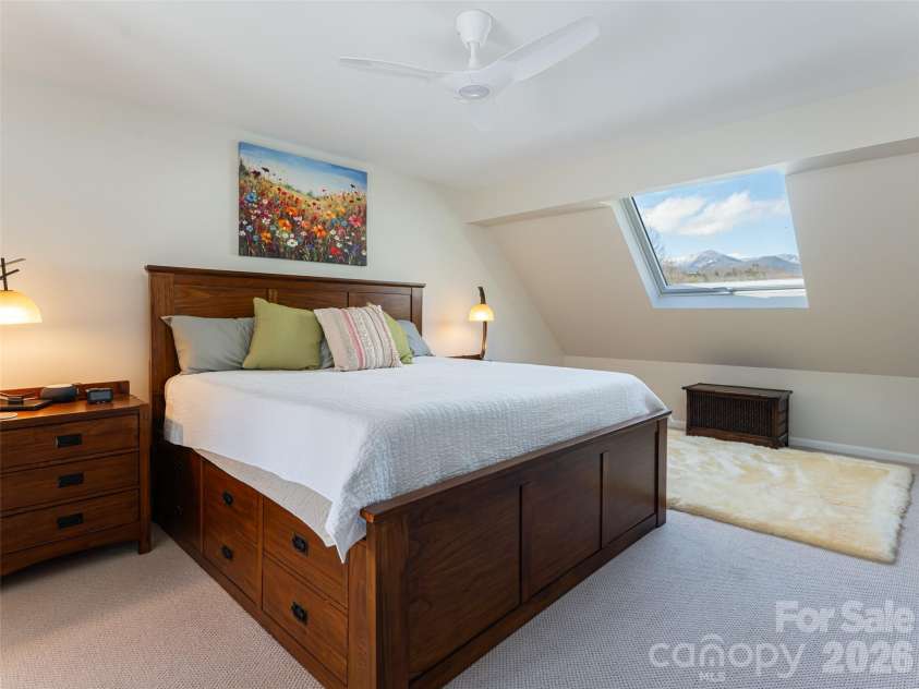 2F Lynx Drive, Black Mountain, NC 28711.  MLS# CAR4360647, YatesRealty ID 11203. 