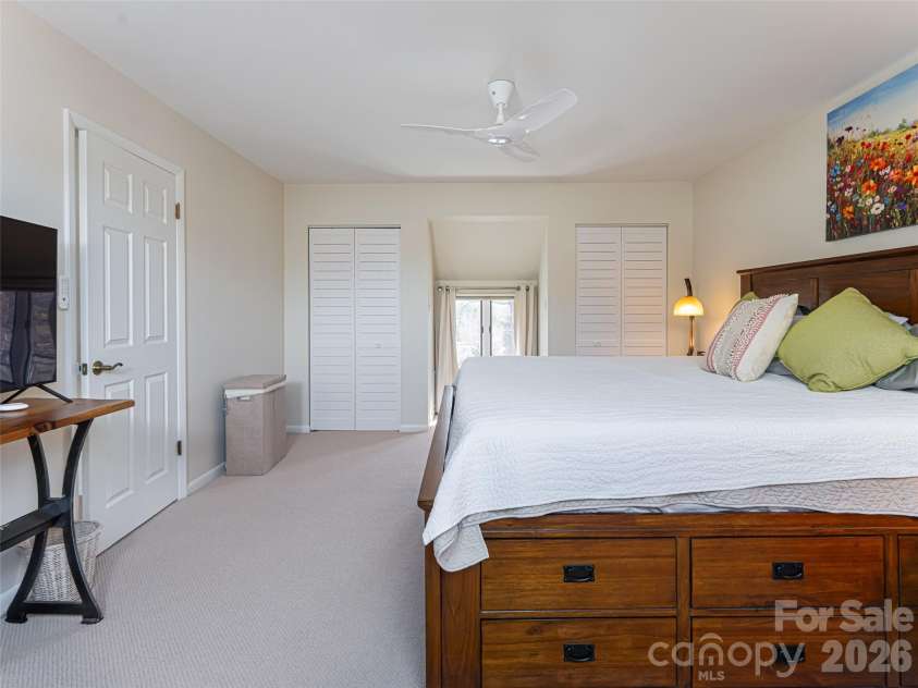 2F Lynx Drive, Black Mountain, NC 28711.  MLS# CAR4360647, YatesRealty ID 11203. 