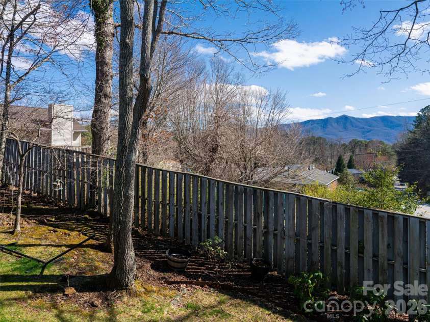 2F Lynx Drive, Black Mountain, NC 28711.  MLS# CAR4360647, YatesRealty ID 11203. 