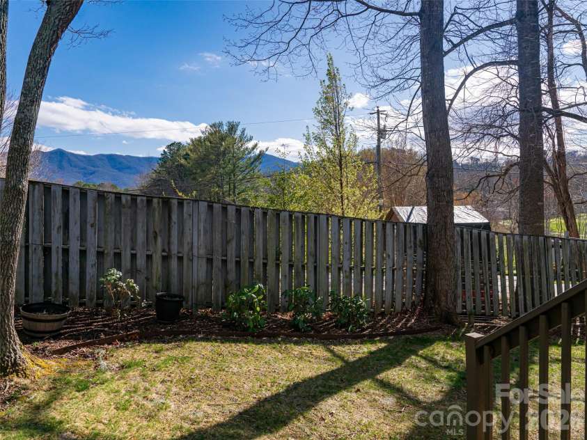 2F Lynx Drive, Black Mountain, NC 28711.  MLS# CAR4360647, YatesRealty ID 11203. 