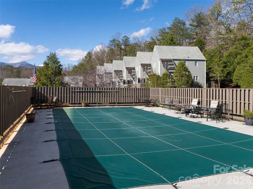 2F Lynx Drive, Black Mountain, NC 28711.  MLS# CAR4360647, YatesRealty ID 11203. 