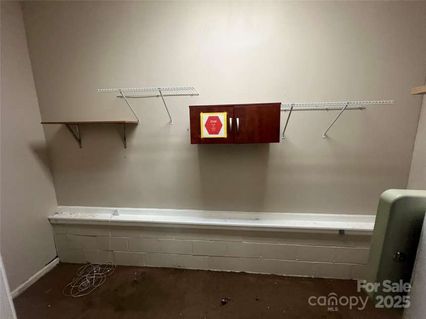 145 Azalea Way, Hendersonville, NC 28792.  MLS# CAR4254158, YatesRealty ID 11206. 