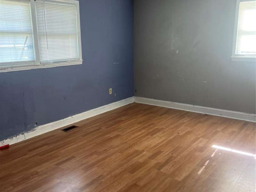 145 Azalea Way, Hendersonville, NC 28792.  MLS# CAR4254158, YatesRealty ID 11206. 