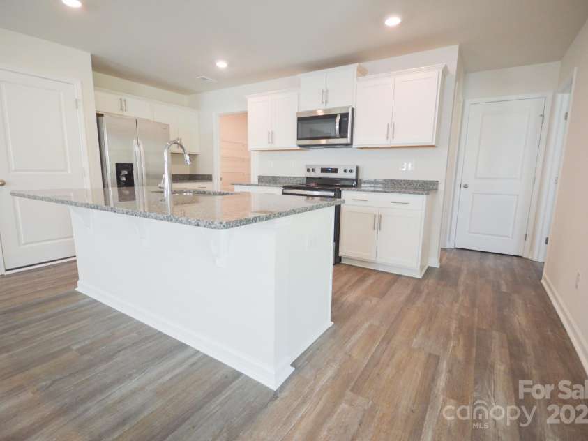 48 Providence Walk Drive, Hendersonville, NC 28792.  MLS# CAR4183906, YatesRealty ID 11207. 