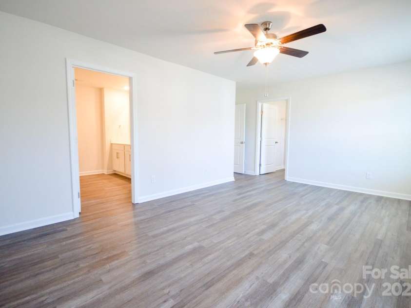 48 Providence Walk Drive, Hendersonville, NC 28792.  MLS# CAR4183906, YatesRealty ID 11207. 